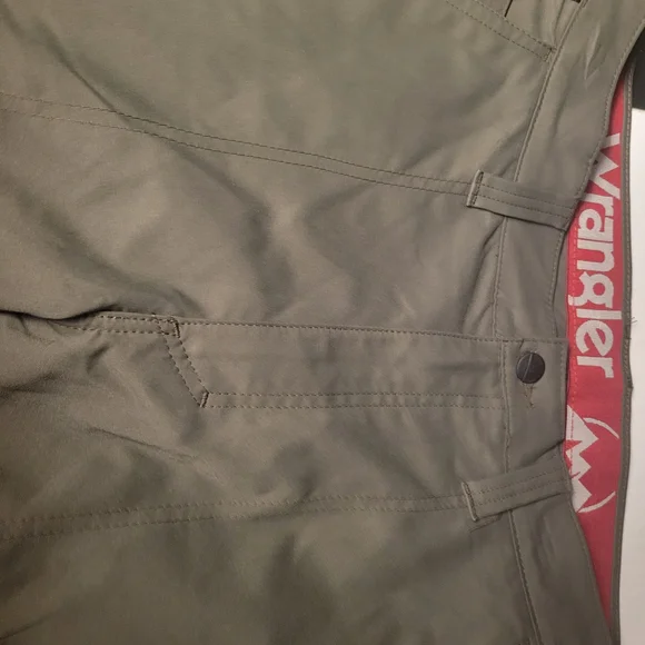 Nwot Wrangler Men's Cargo Pants - Olive - Picture 6 of 6